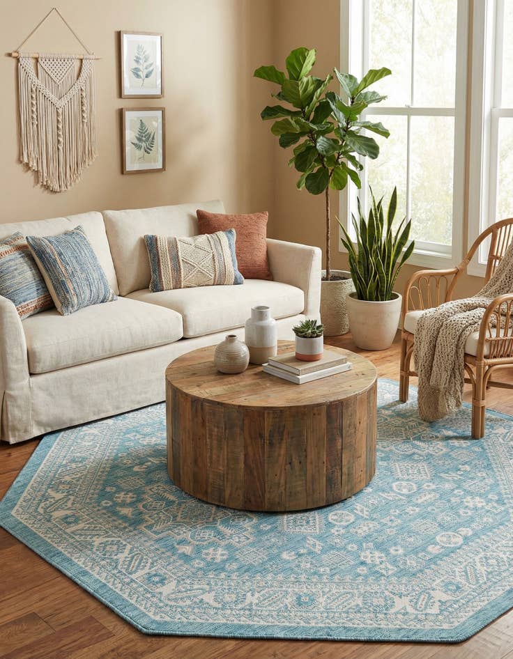 Detail image of 7' 10 x 7' 10  Washable Aztec Indoor / Outdoor Octagon Rug