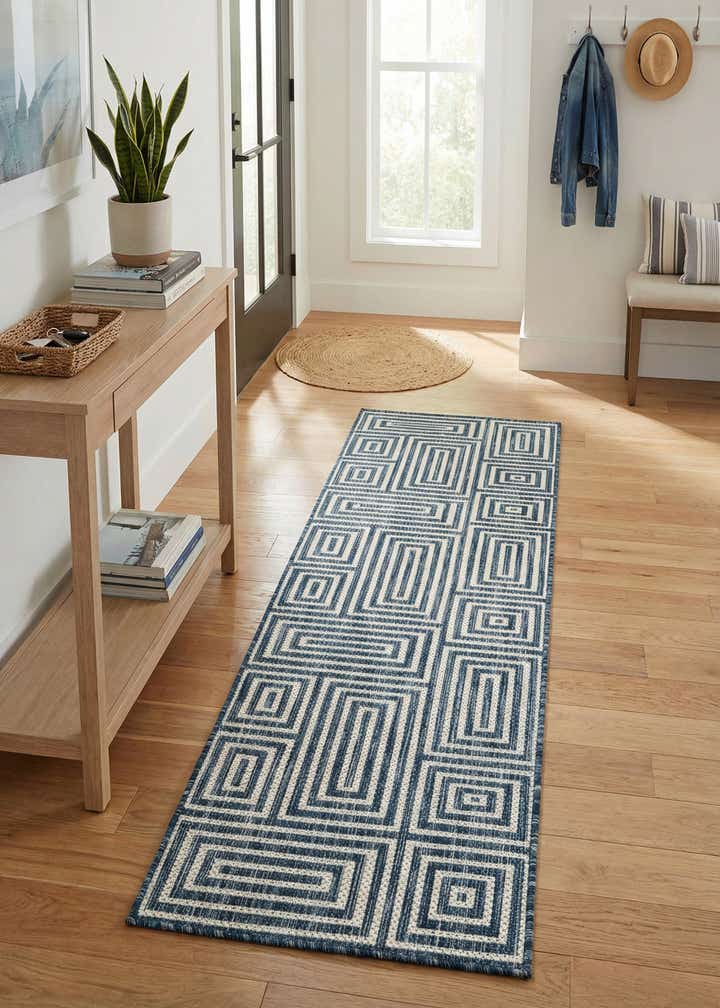 2' x 8' Easy-Clean Modern Indoor / Outdoor Runner Rug