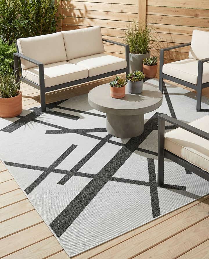 6' x 9' Easy-Clean Modern Indoor / Outdoor Rug
