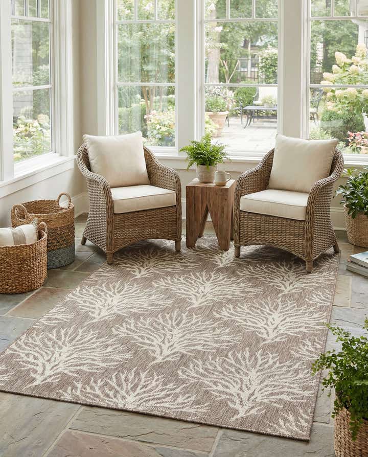 5' 3 x 7' 8 Easy-Clean Botanical Indoor / Outdoor Rug