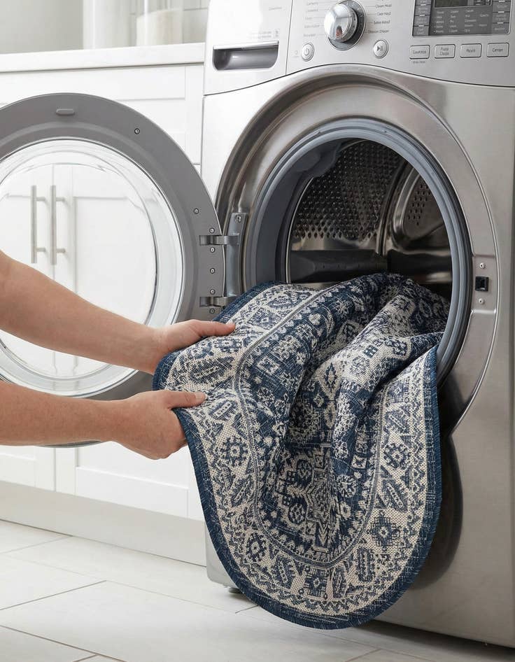 Detail image of 3' x 5' 3  Washable Aztec Indoor / Outdoor Oval Rug