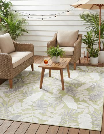 8' 2 x 10' Easy-Clean Botanical Indoor / Outdoor Rug