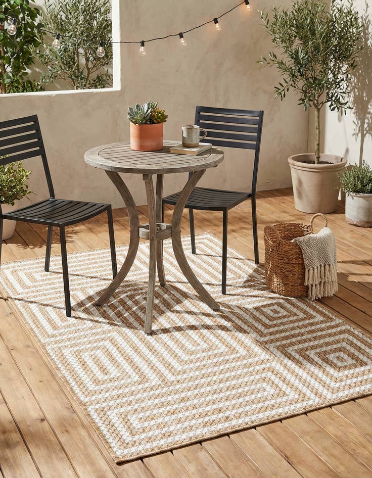 Detail image of 2' x 3'  Washable Modern Indoor / Outdoor Rug