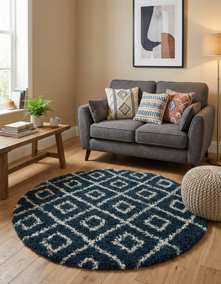 Detail image of 3' 3 x 3' 3 Trellis Shag Round Rug