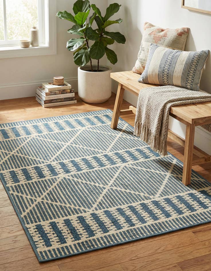Detail image of 2' x 3'  Washable Trellis Indoor / Outdoor Rug