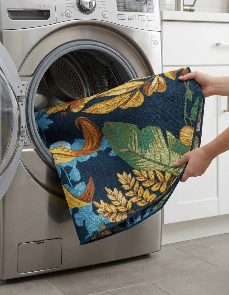 Detail image of  5' 3 x 5' 3  Washable Botanical Indoor / Outdoor Octagon Rug