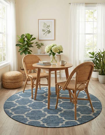 5' 3 x 5' 3 Easy-Clean Lattice Indoor / Outdoor Round Rug