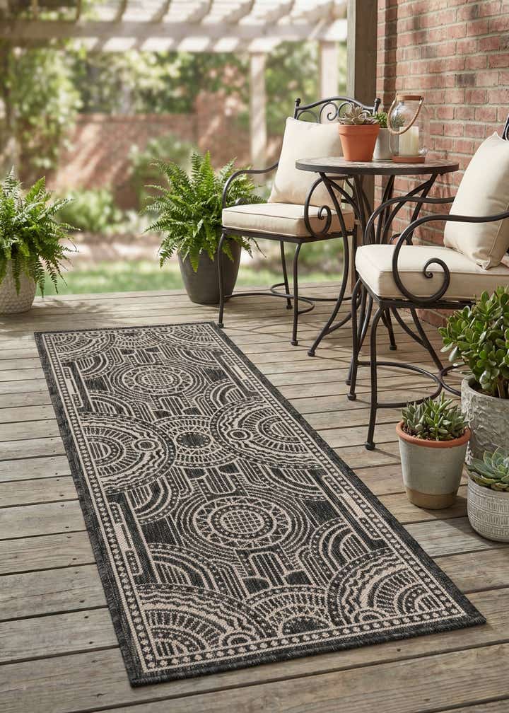 2' x 5' 3 Easy-Clean Traditional Indoor / Outdoor Runner Rug
