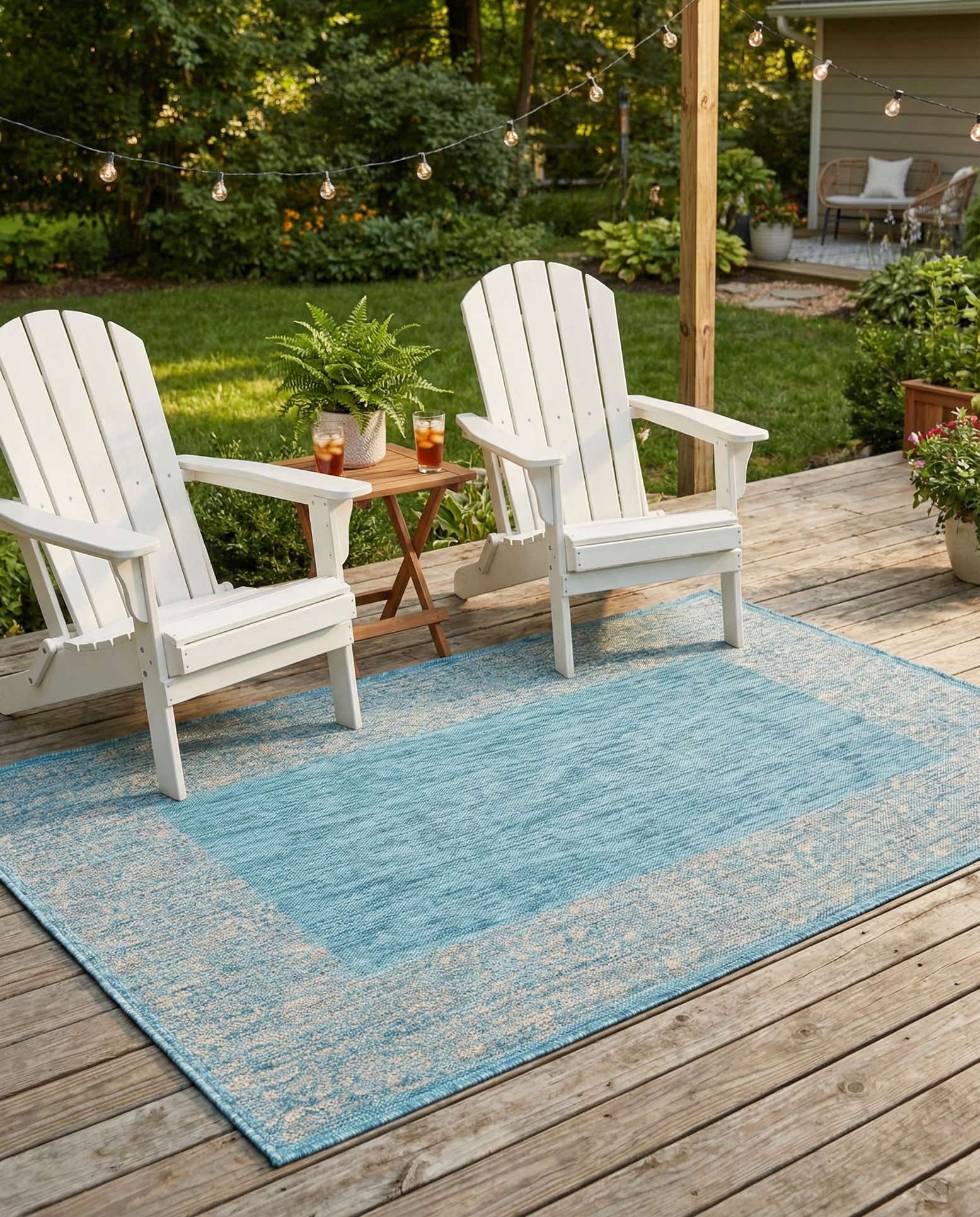 4' x 6' Easy-Clean Border Indoor / Outdoor Rug