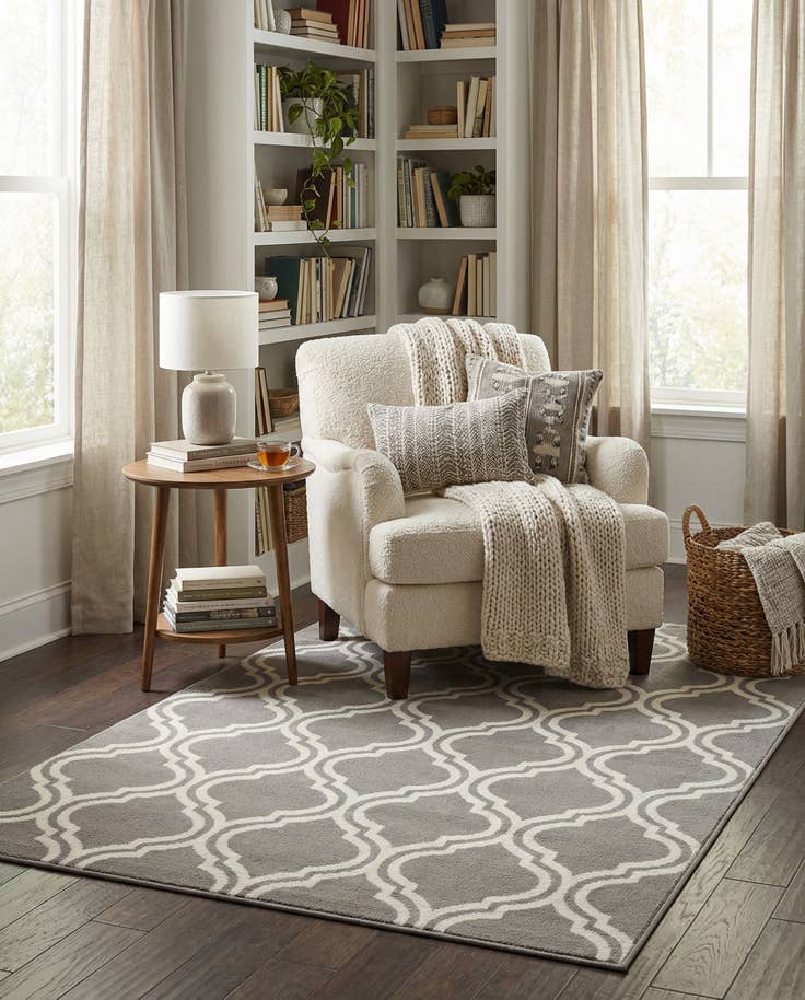 Detail image of 5' x 8' Lattice Rug