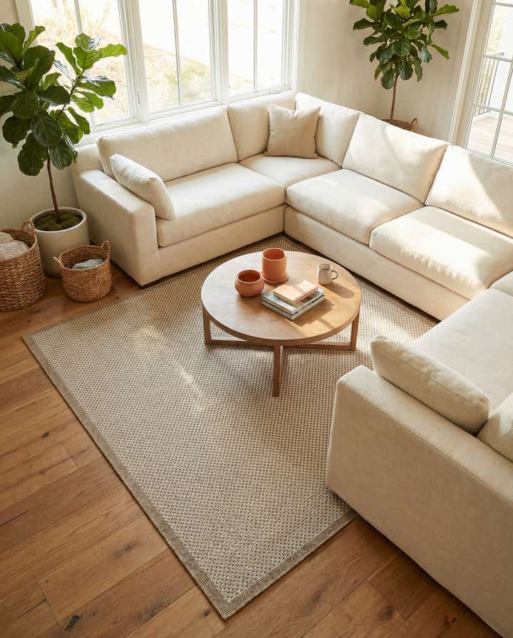 7' 10 x 7' 10 Easy-Clean Border Indoor / Outdoor Square Rug