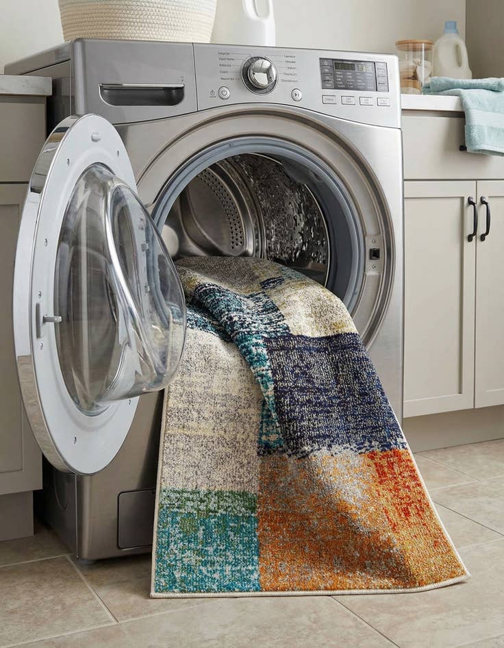 Detail image of 2' 2 x 3'  Washable Vivid Rug