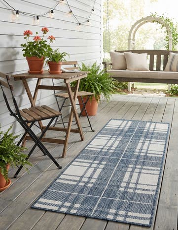 2' x 5' 3 Easy-Clean Checkered Indoor / Outdoor Runner Rug