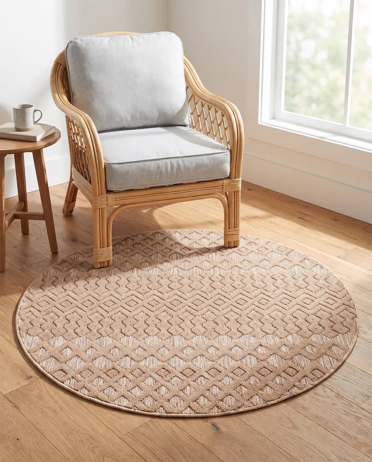 Detail image of 5' 3 x 5' 3 Easy-Clean Trellis Textured Indoor / Outdoor Round Rug