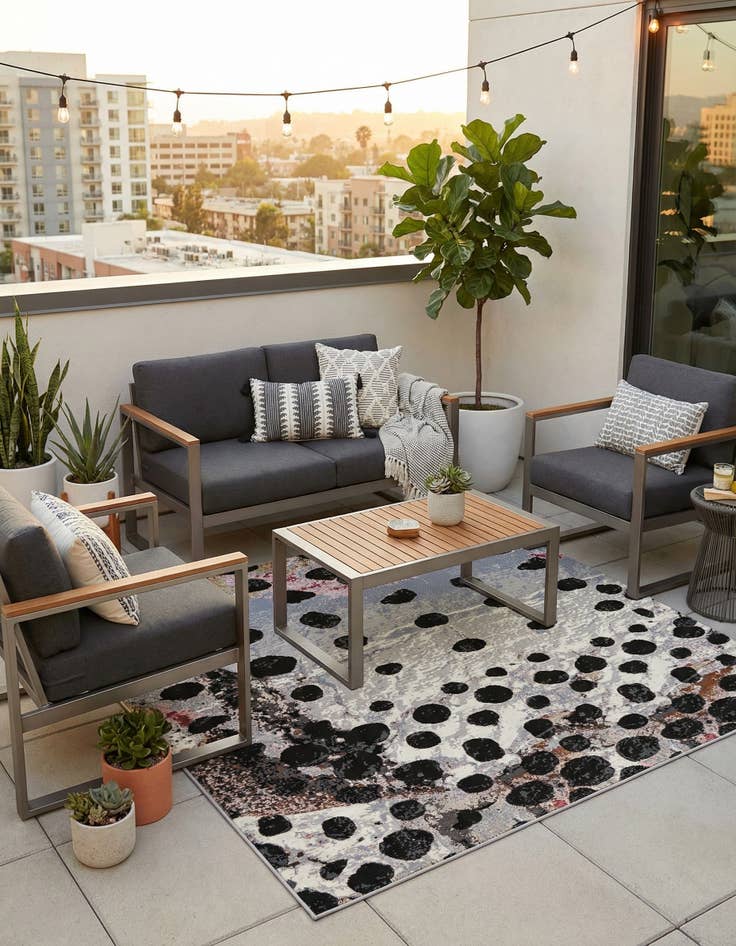 Detail image of 7' 10 x 7' 10  Washable Modern Indoor / Outdoor Square Rug