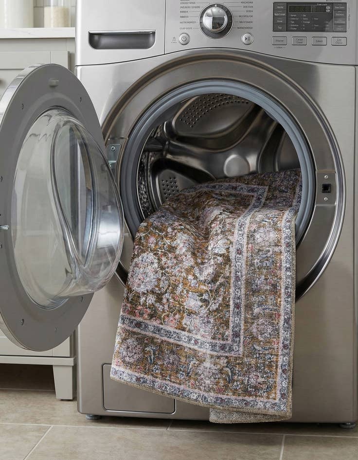 Detail image of  3' 3 x 5' 3 Yara Rug