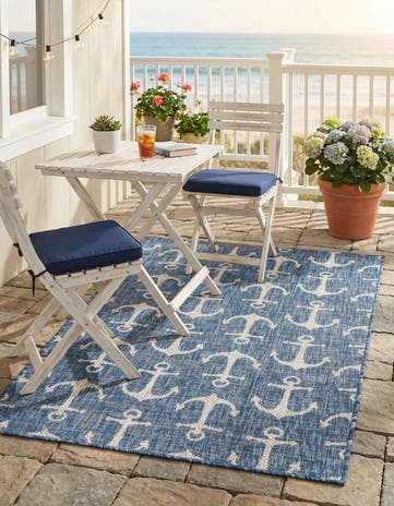 Blue Easy-Clean Coastal Indoor / Outdoor Rug