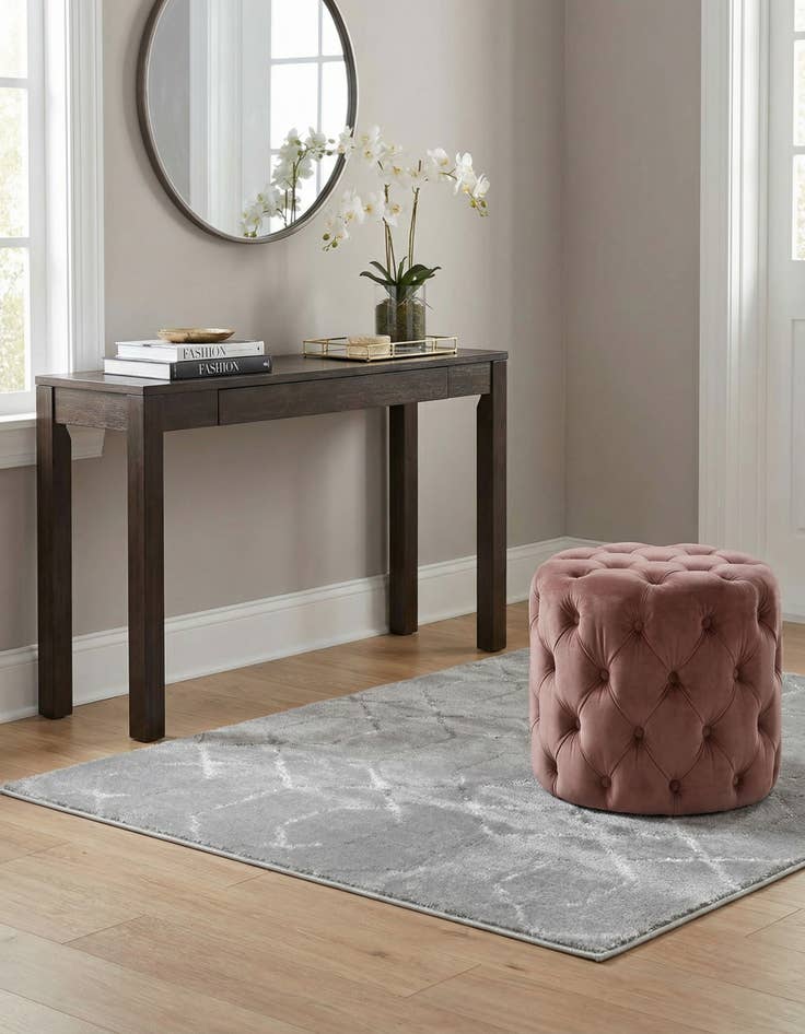 Detail image of 2' x 3'  Marilyn Monroe™ Glam Trellis Rug