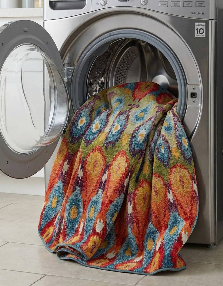 Detail image of 8' x 8'  Washable Modern Indoor / Outdoor Round Rug