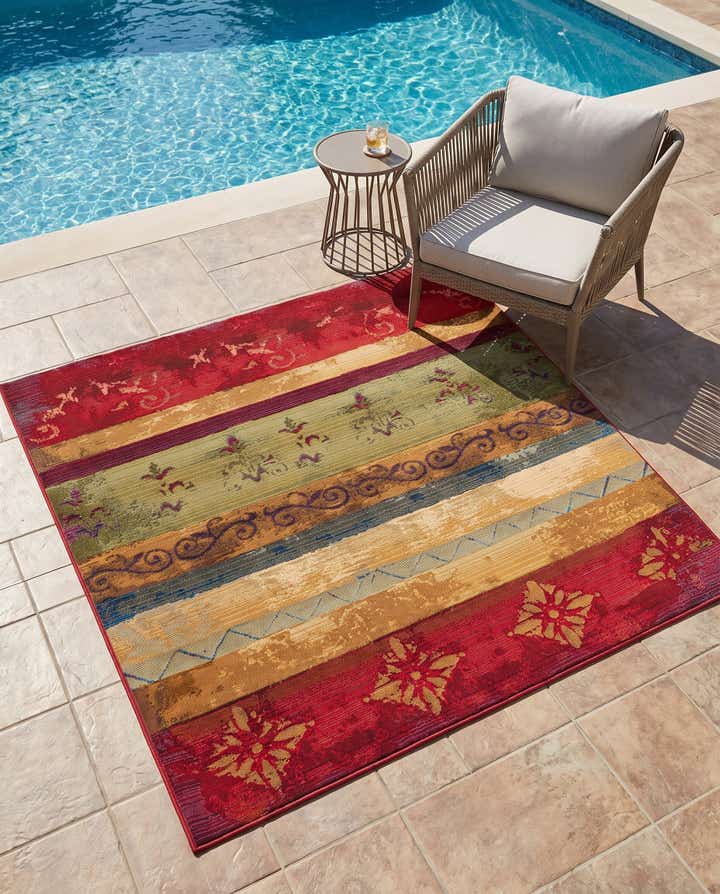 5' 3 x 5' 3 Easy-Clean Modern Indoor / Outdoor Square Rug