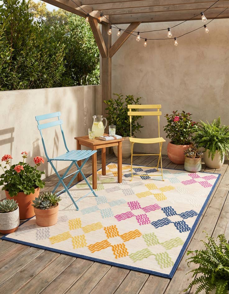 Detail image of  5' x 7' 7  Washable  Indoor / Outdoor Rug