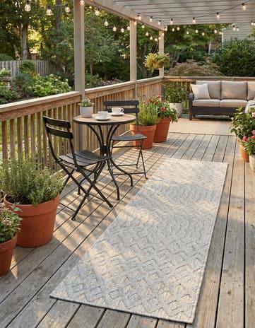 2' x 6' Easy-Clean Trellis Textured Indoor / Outdoor Runner Rug
