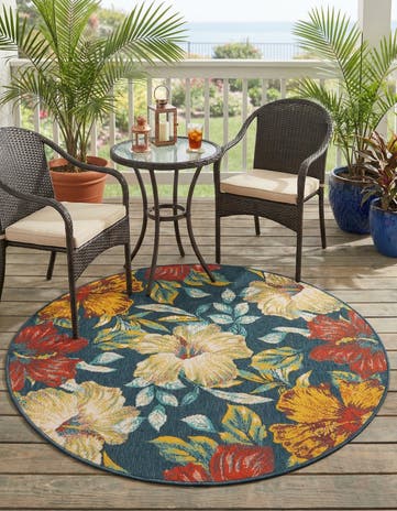 5' 3 x 5' 3 Easy-Clean Coastal Indoor / Outdoor Round Rug