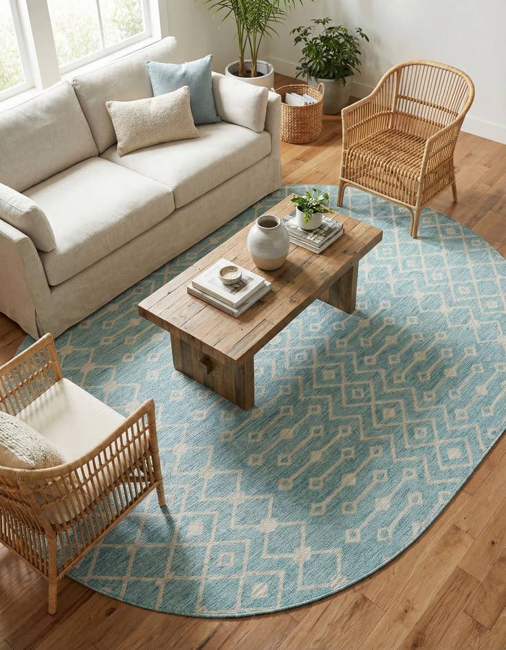 Detail image of 7' 10 x 10' Easy-Clean Trellis Indoor / Outdoor Oval Rug