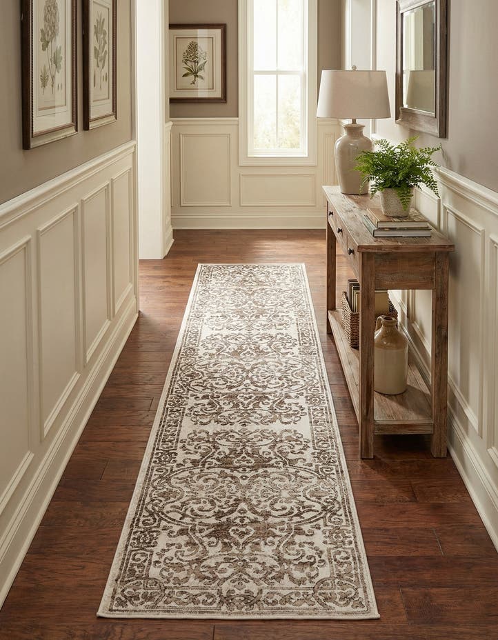 2' x 8' Hermitage Runner Rug