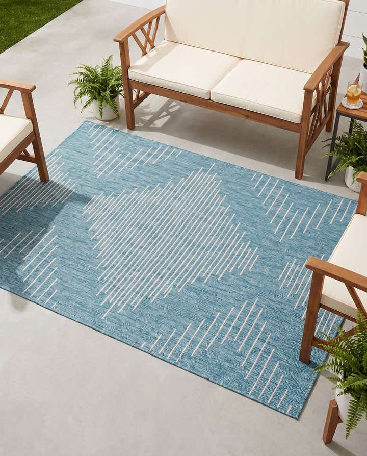 4' x 6' Easy-Clean Modern Indoor / Outdoor Rug