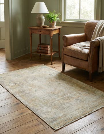 2' 10 x 4' 6 Hand Knotted Ultra Vintage Persian Wool Rug