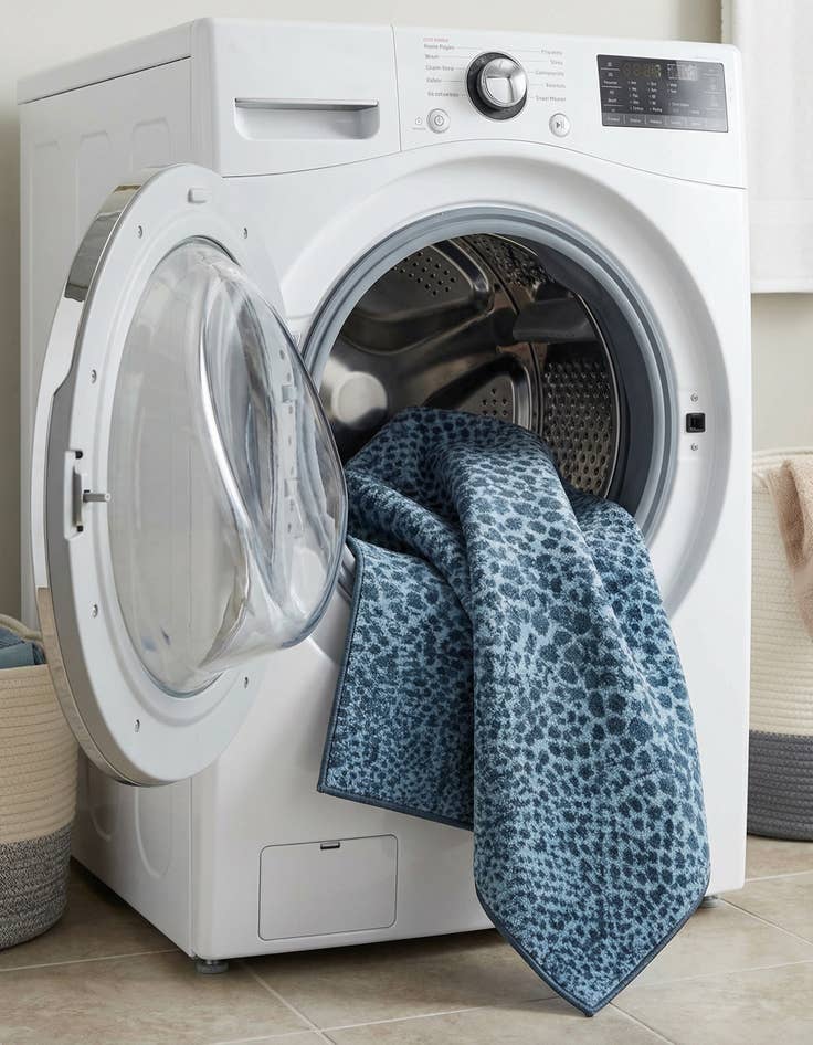 Detail image of  3' 3 x 5' 3 Kamala Washable Rug