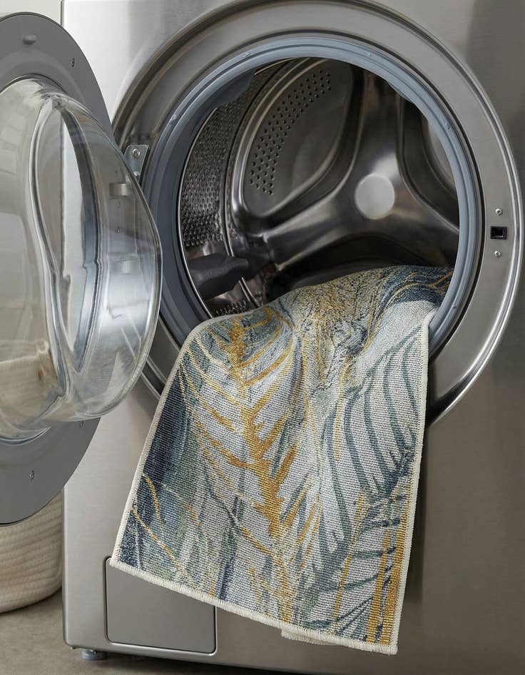 Detail image of 2' x 4'  Washable Botanical Indoor / Outdoor Runner Rug