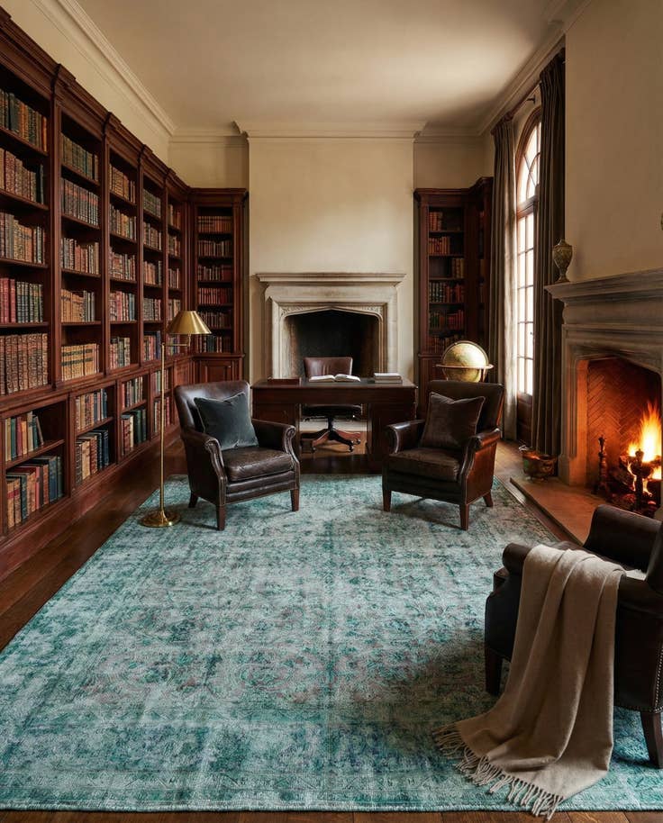 Detail image of 9' 8 x 12' 6 Vintage Royal Wool Rug