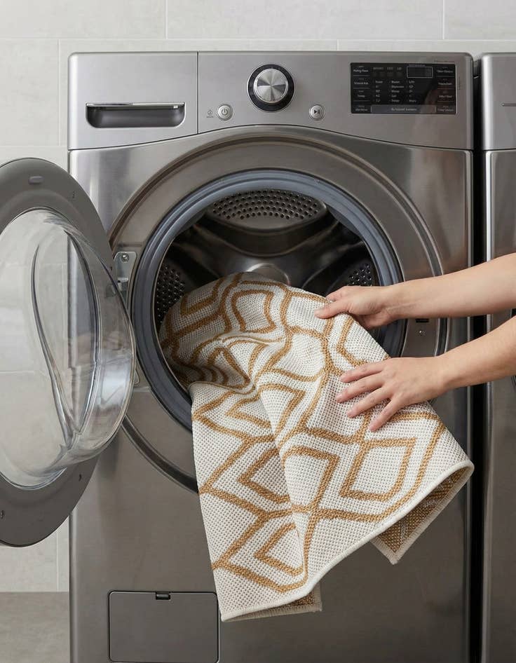 Detail image of  2' x 3'  Washable Jill Zarin Turks and Caicos Indoor / Outdoor Rug