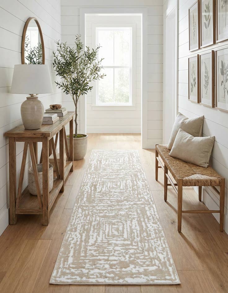 Detail image of 2' x 8' Hermitage Runner Rug