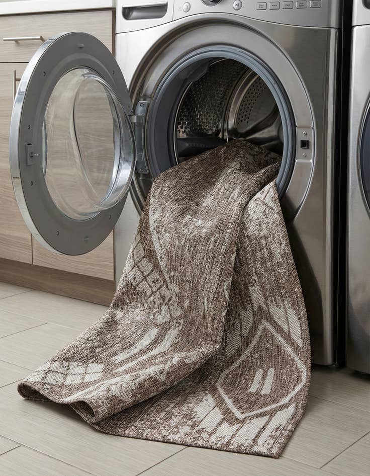 Detail image of 5' 3 x 8'  Washable Bohemian Indoor / Outdoor Rug