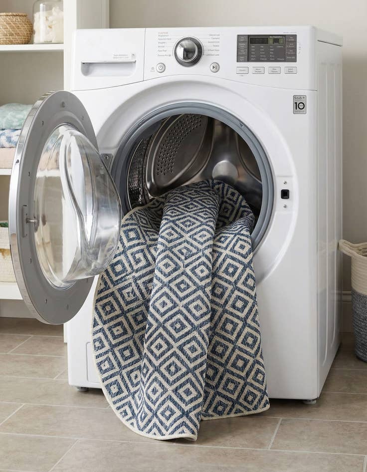 Detail image of 5' 3 x 8'  Washable Jill Zarin Costa Rica Indoor / Outdoor Oval Rug