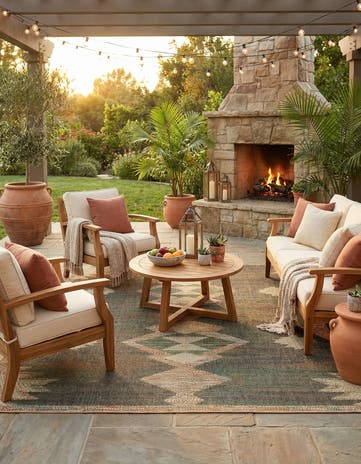 7' 10 x 7' 10 Easy-Clean Baja Indoor / Outdoor Square Rug