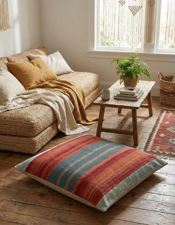 3' 2 x 3' 4 Hand Woven Pillow Wool Square Rug