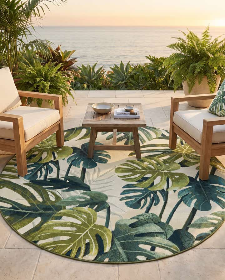 7' 10 x 7' 10 Easy-Clean Botanical Indoor / Outdoor Round Rug
