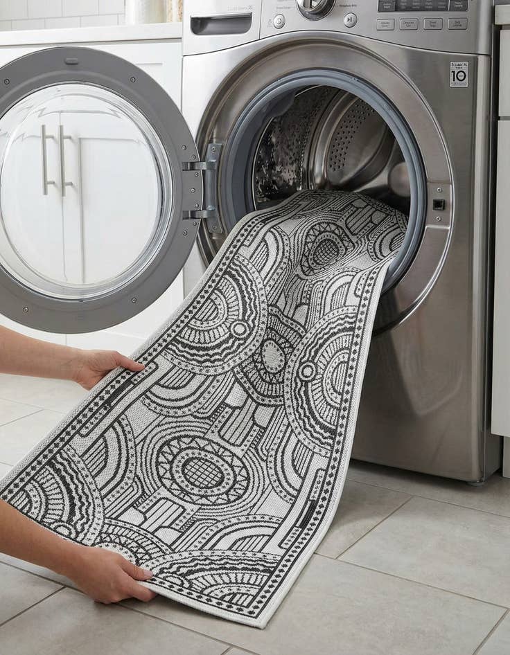 Detail image of 2' x 8'  Washable Traditional Indoor / Outdoor Runner Rug