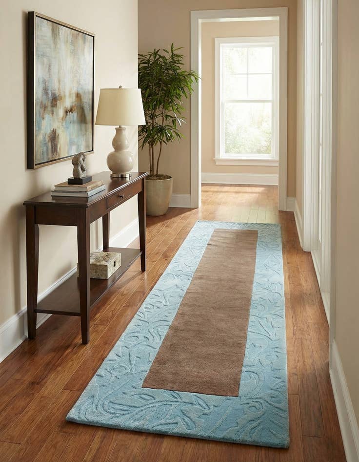 Detail image of 2' 9 x 9' 11  Hand Knotted Darya Wool Runner Rug