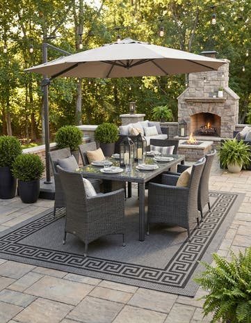 9' x 12' Easy-Clean Border Indoor / Outdoor Rug
