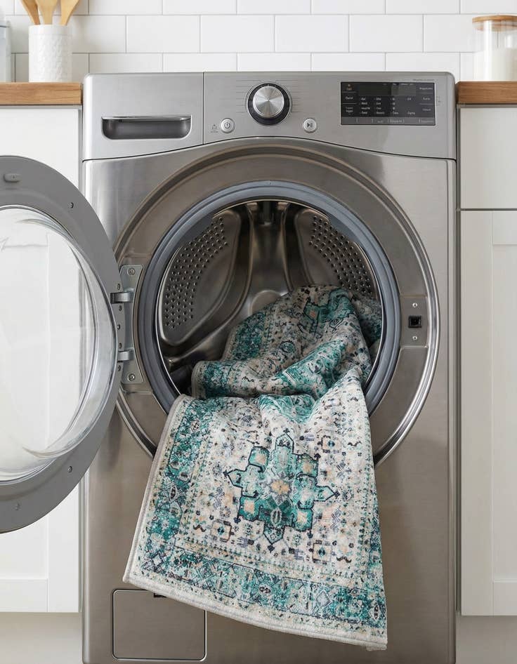 Detail image of 2' 7 x 10'  Washable Yara Runner Rug