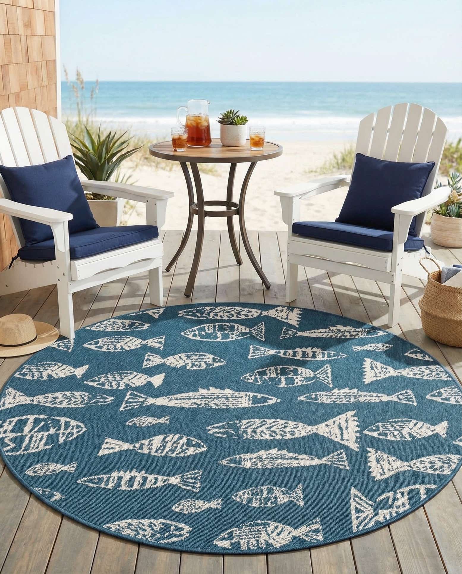 4' x 4' Easy-Clean Coastal Indoor / Outdoor Round Rug