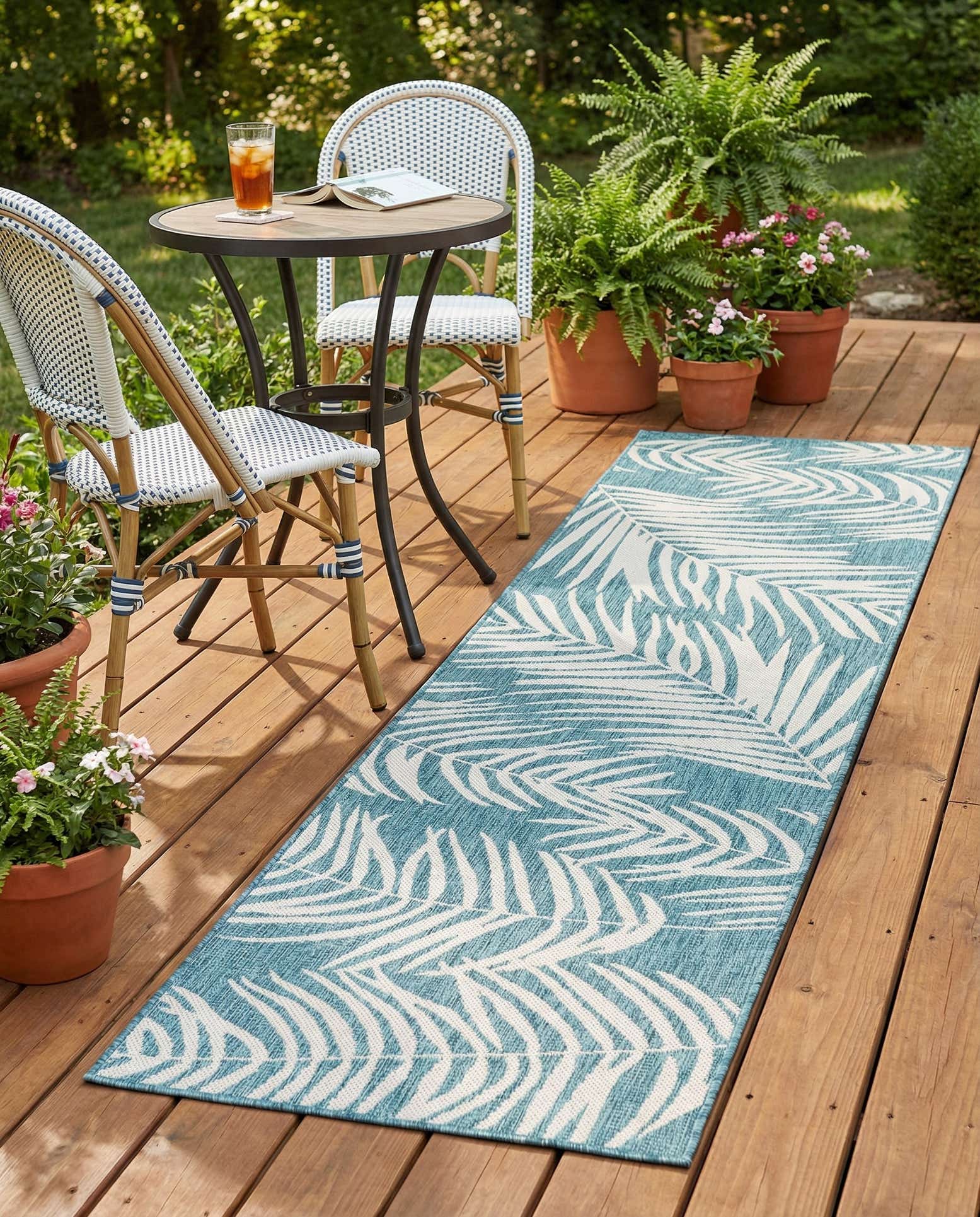 2' 7 x 10' Easy-Clean Botanical Indoor / Outdoor Runner Rug
