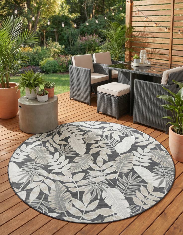 Detail image of 8' 2 x 8' 2  Washable Botanical Indoor / Outdoor Round Rug