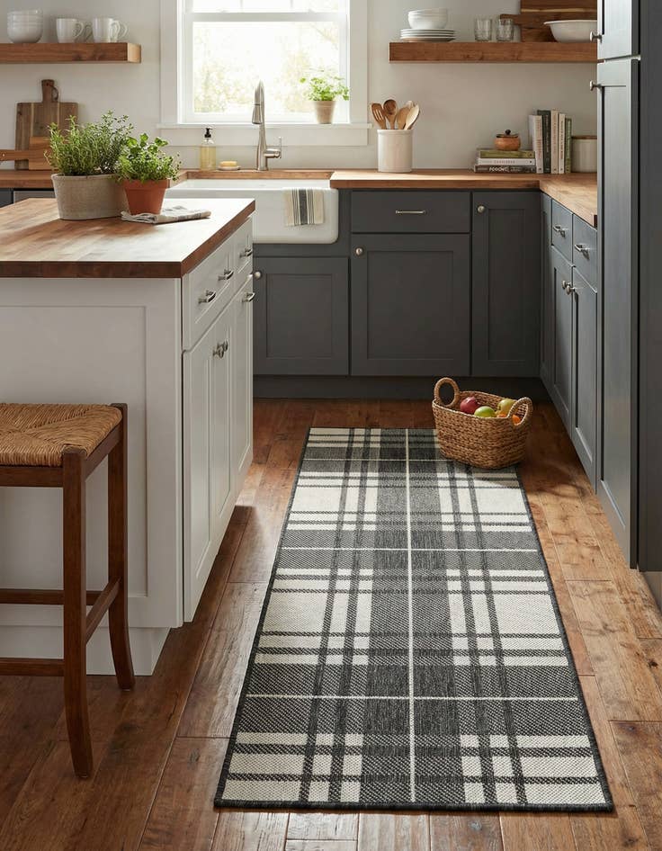 Detail image of 2' x 5' 3 Easy-Clean Checkered Indoor / Outdoor Runner Rug