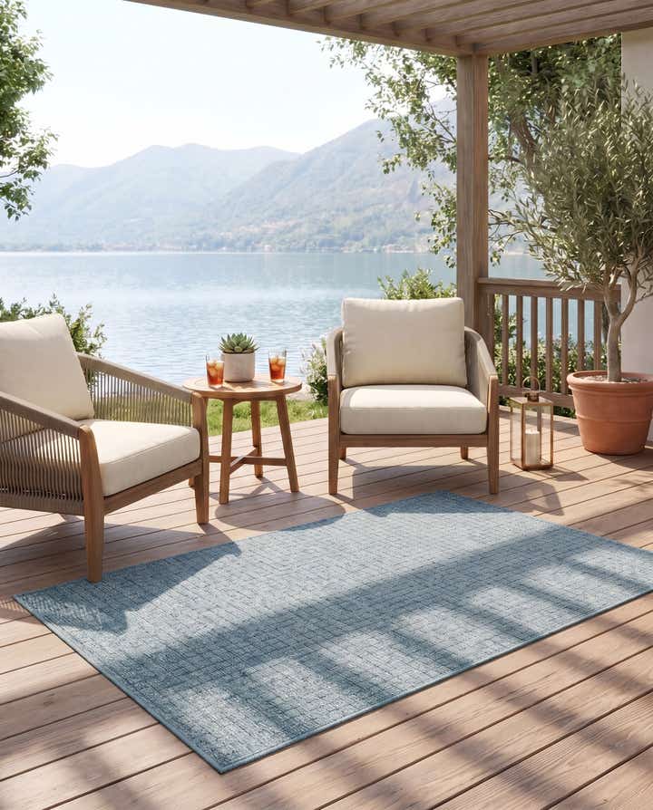 4' x 6' Easy-Clean Checkered Indoor / Outdoor Rug